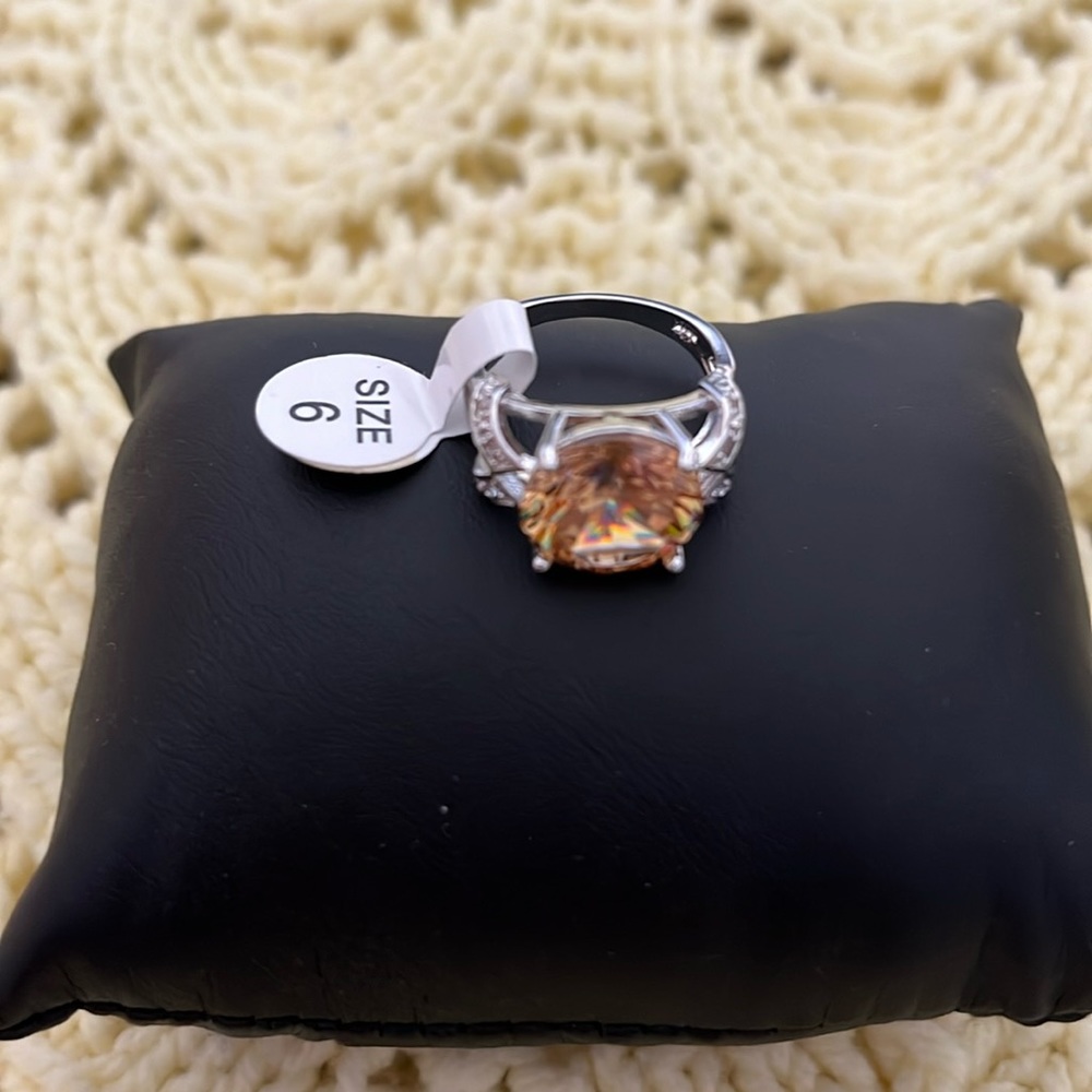 Citrine style, oval ring size 6